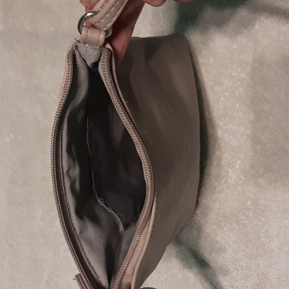 Purse - Picture 4 of 4